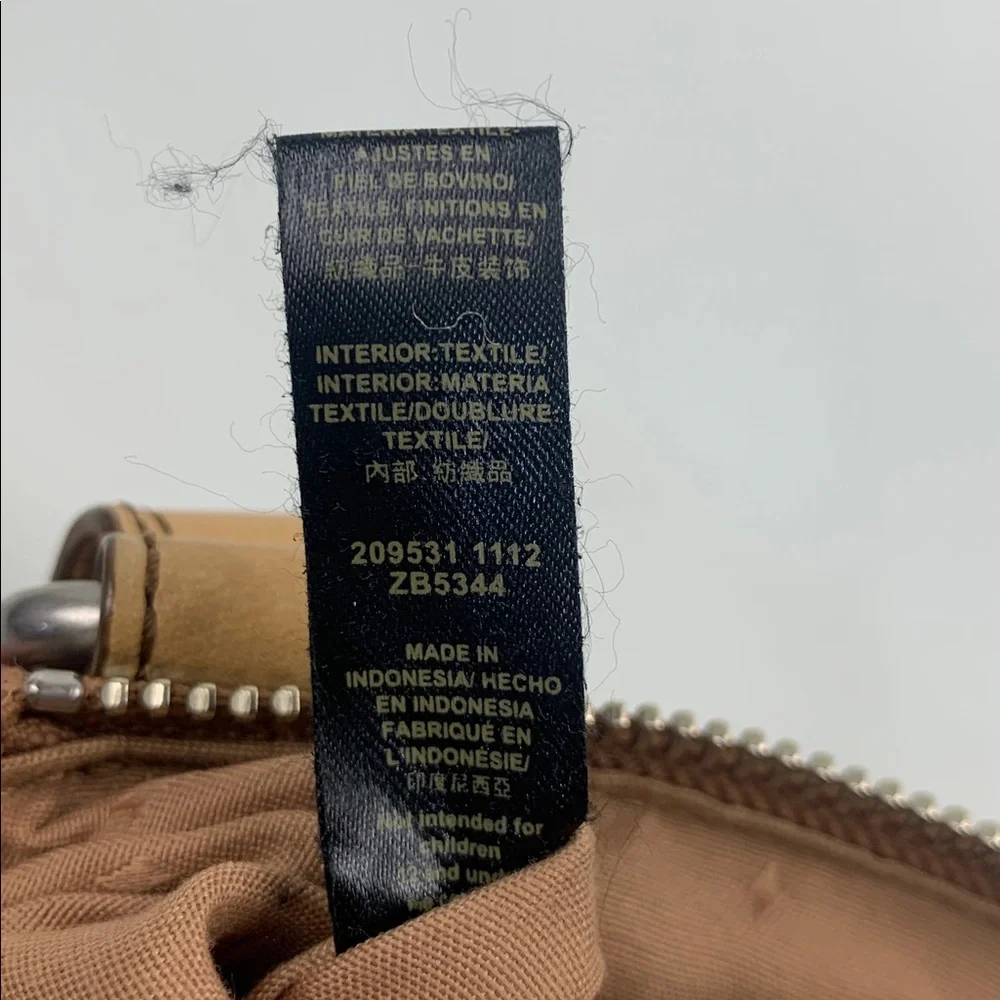 Fossil leather trim
